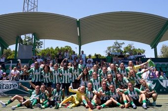 Las verdiblancas lograron el empate que necesitaban ante el Alavés (1-1) para asegurar un año más su presencia en la máxima categoría del fútbol femenino