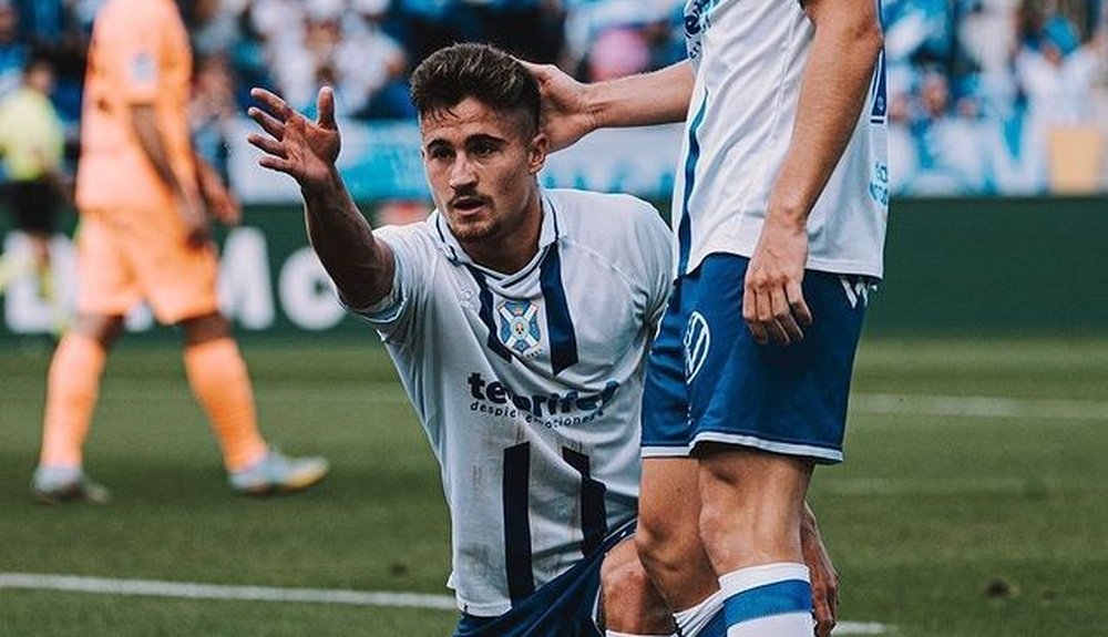 Iván Romero celebrando un gol con el CD Tenerife. Foto: @ivanromerodeavilaa