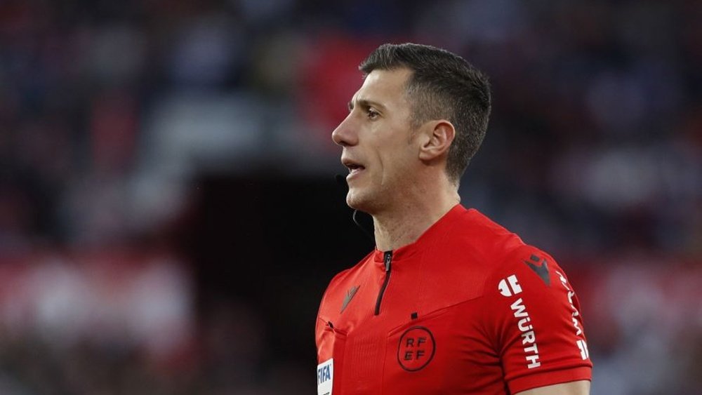 Imagen de César Soto Grado en el Sánchez-Pizjuán durante el Sevilla FC 3-0 Elche CF | Imagen: LaLiga