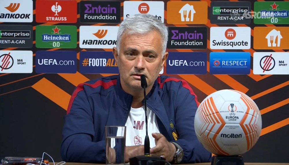 Mourinho, en la rueda de prensa previa a la final de la Europa League. Foto: AS Roma