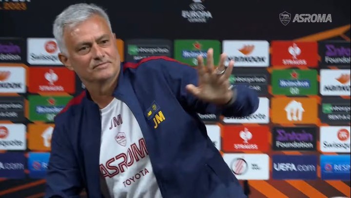 Mourinho desvela, entre risas, el tiempo que podrá jugar Dybala
