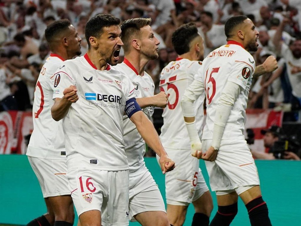 Jesús Navas celebrando la séptima Europa League del Sevilla FC. Foto: @SevillaFC