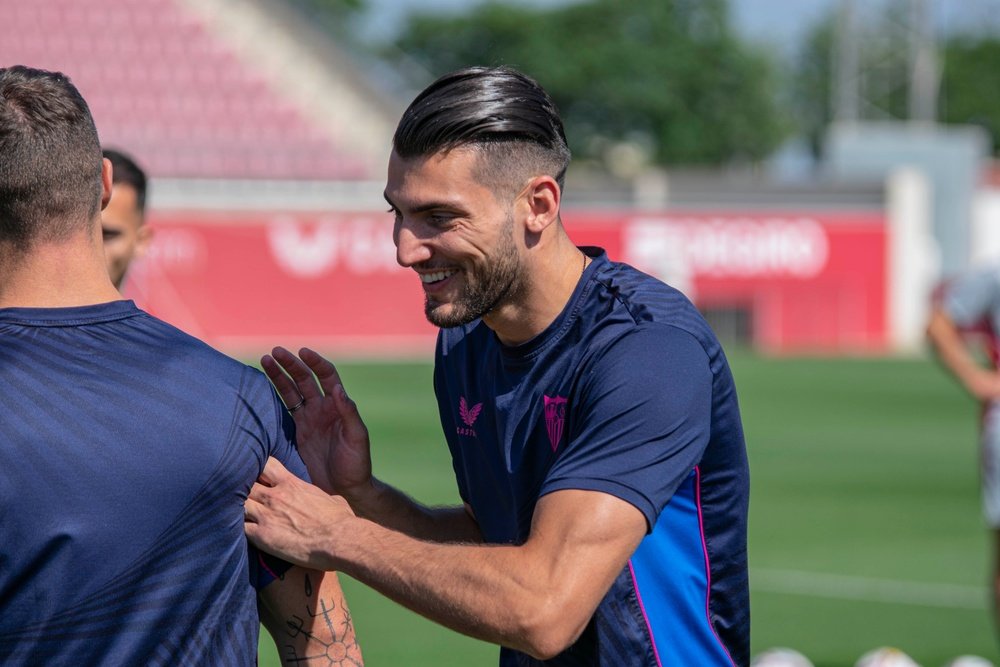 Imagen de Rafa Mir en el entrenamiento del Sevilla FC | Imagen: Mario Míjenz García