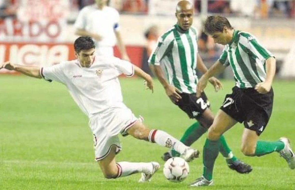 Joaquín y Reyes enfrentándose en un derbi. Foto: Correo de Andalucía