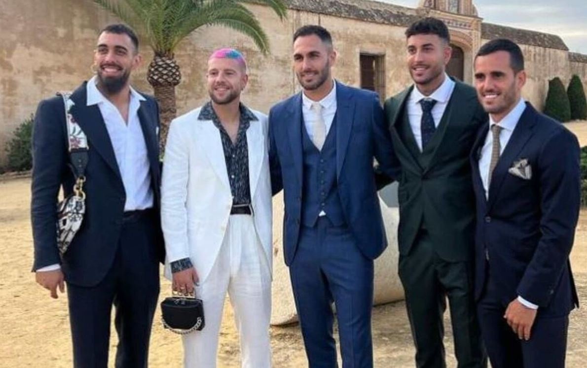 Real Betis players Aitor Ruibal and Borja Iglesias strongly criticised homophobic attacks from social media users late Sunday after being pictured holding bags at a wedding during the weekend.