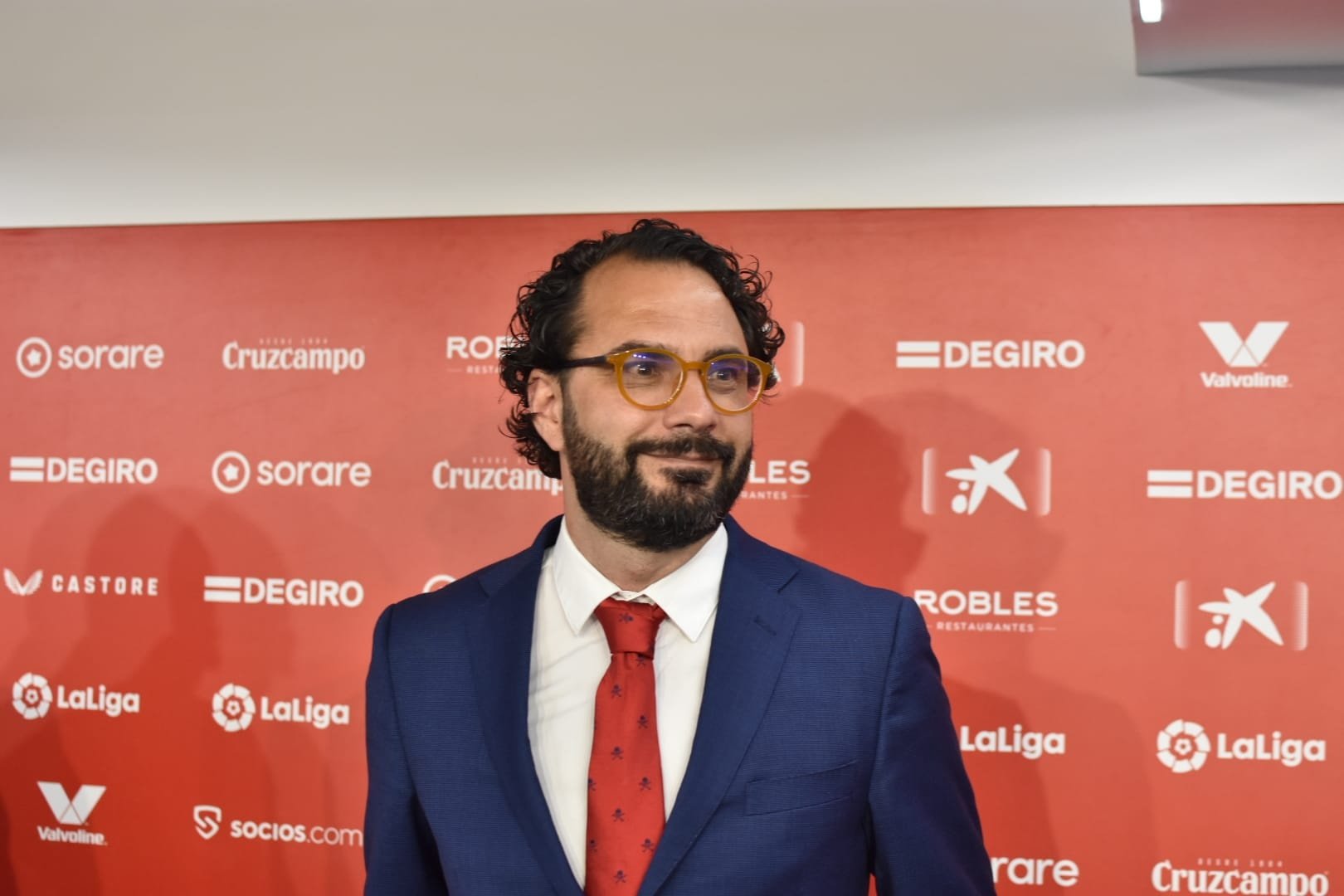 Víctor Orta en su acto de presentación como director deportivo del Sevilla FC Foto: Mario Míjenz