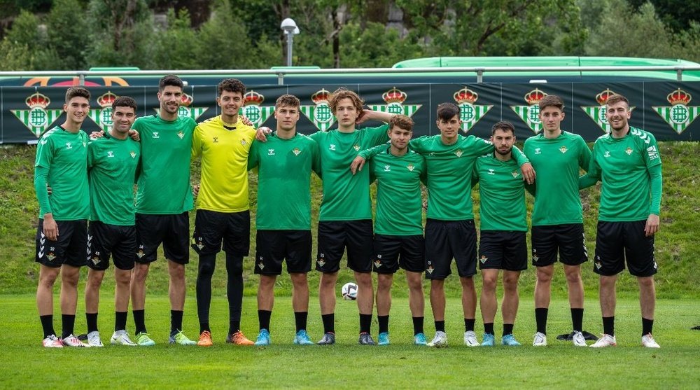 Imagen de archivo de los once canteranos del Real Betis en el stage de Schladming. -RBB