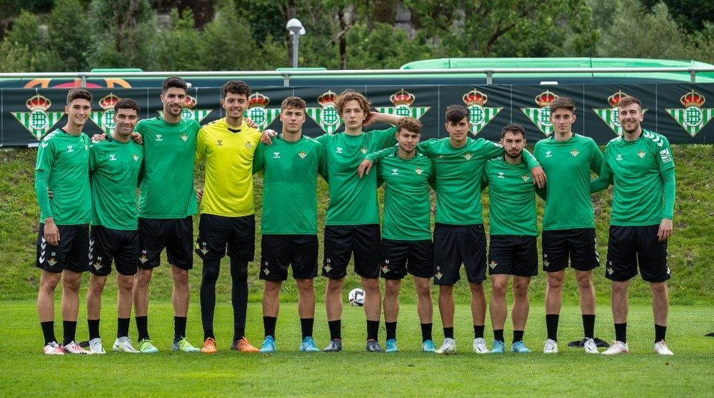 Imagen de archivo de los once canteranos del Real Betis en el stage de Schladming. -RBB