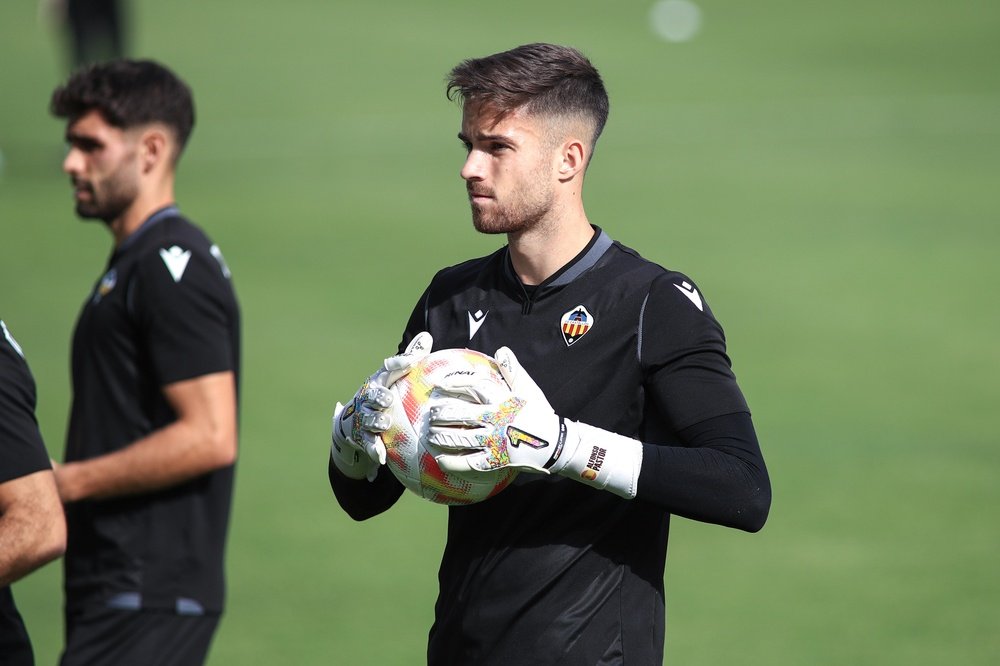 Imagen de Alfonso Pastor entrenando con el CD Castlleón | Imagen: @CdCastellón