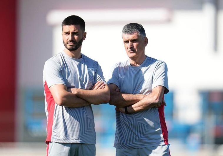 Fran Rico y José Luis Mendilibar en un entrenamiento del Sevilla    Foto: Sevilla FC