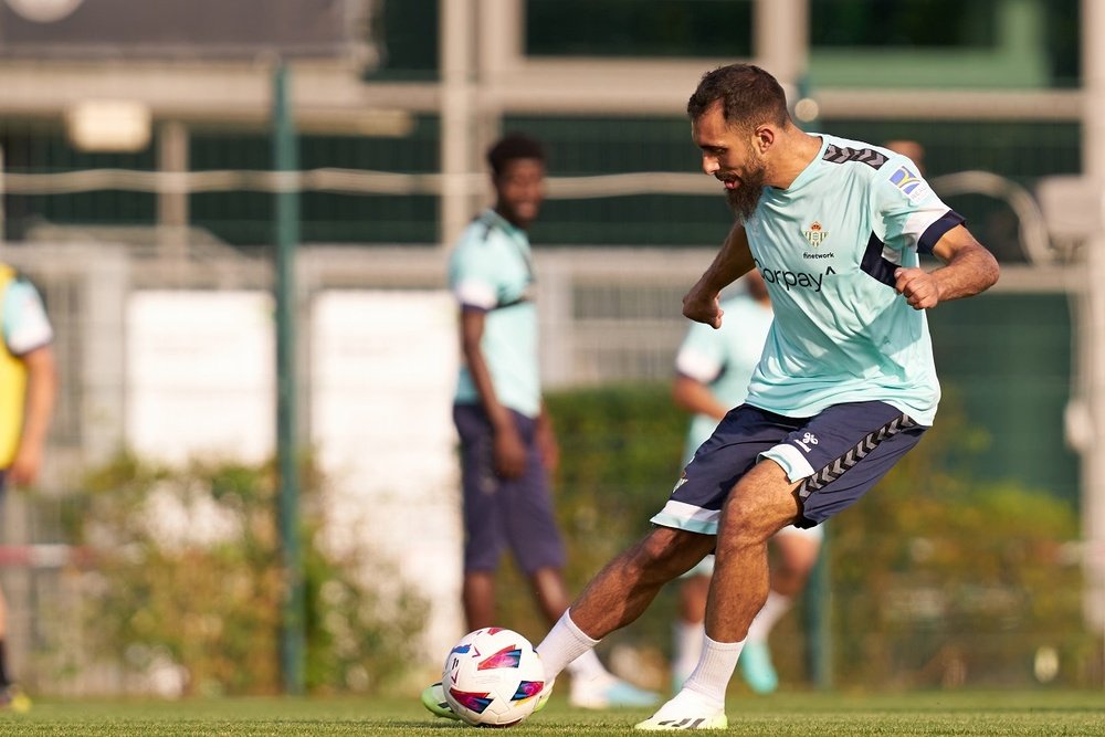 Borja Iglesias puede dejar el Real Betis para irse al Bayer Leverkusen, lider de la Bundesliga.- RBB