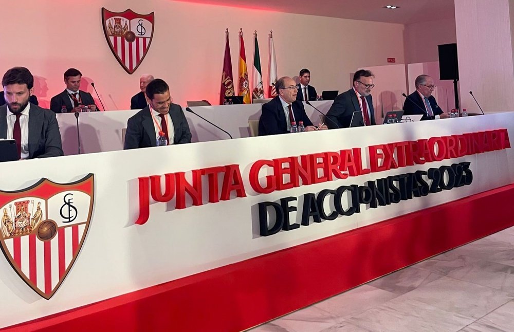 La Junta General Extraordinaria de accionistas.