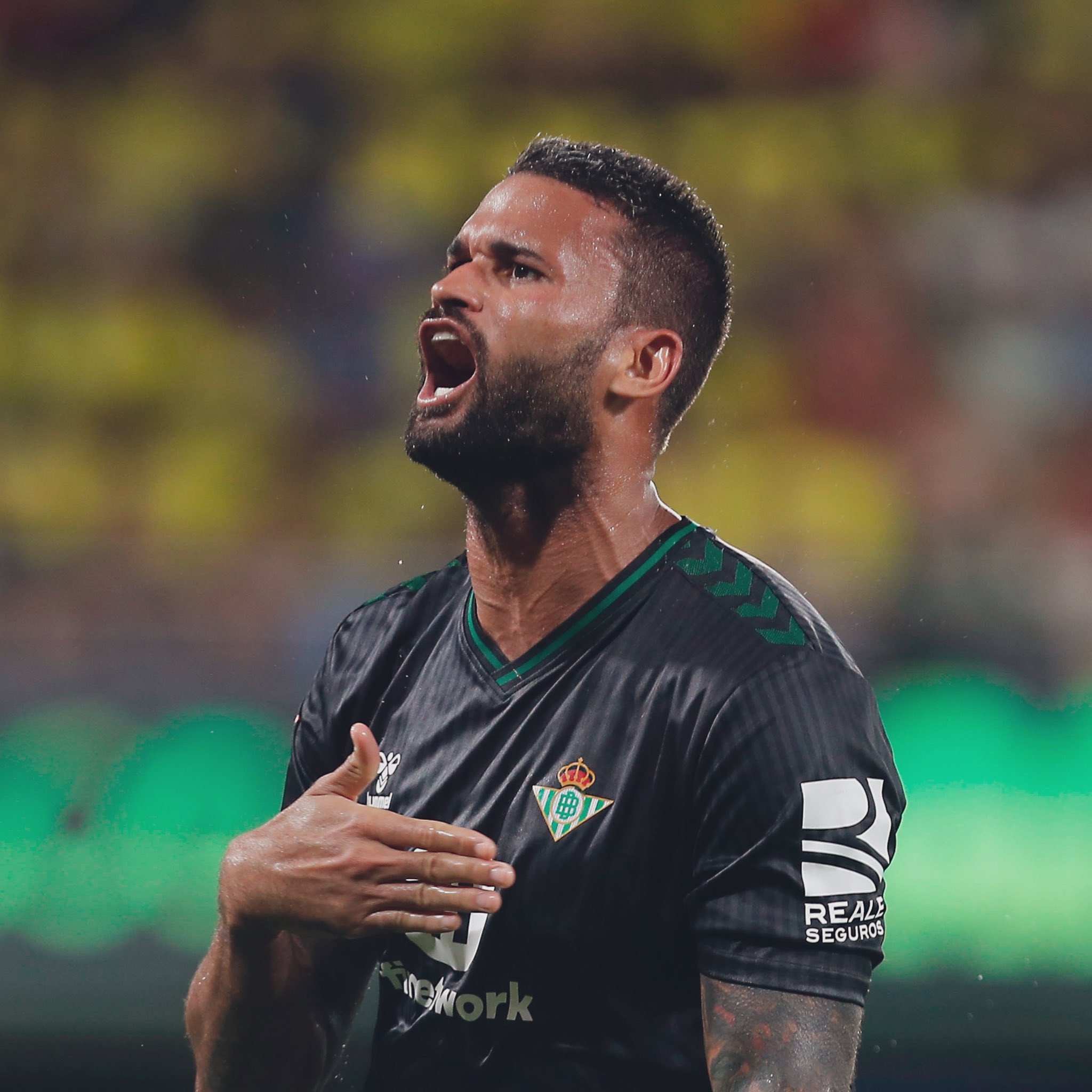 Willian José celebra el gol del triunfo del Real Betis en la Cerámica.- RBB