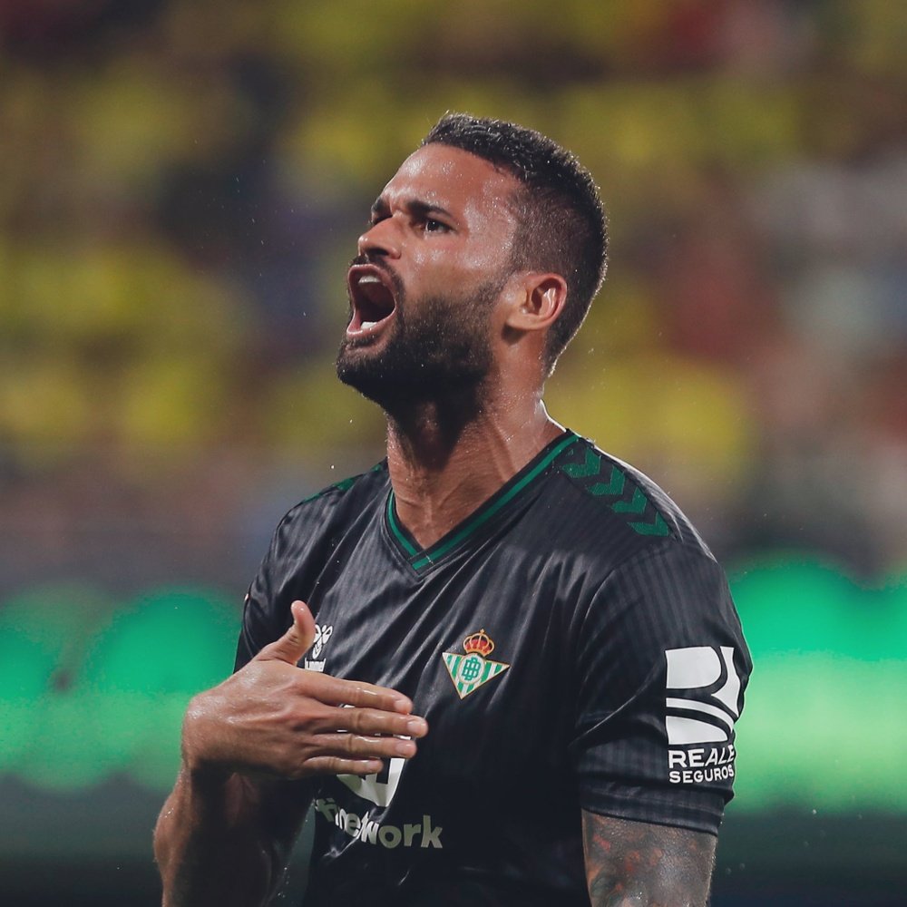 Willian José celebra el gol del triunfo del Real Betis en la Cerámica.- RBB
