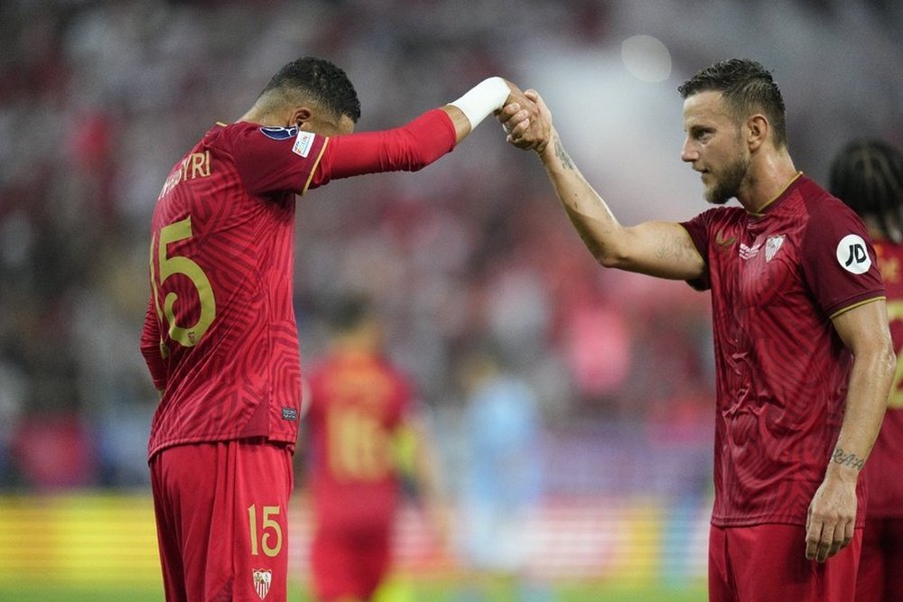 Youssef En-Nesyri y Rakitic celebrando el gol del marroquí en la Supercopa de Europa. Foto: SFC Media