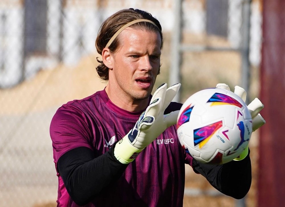 Nyland en su primer entrenamiento con el Sevilla FC   Foto: Sevilla FC