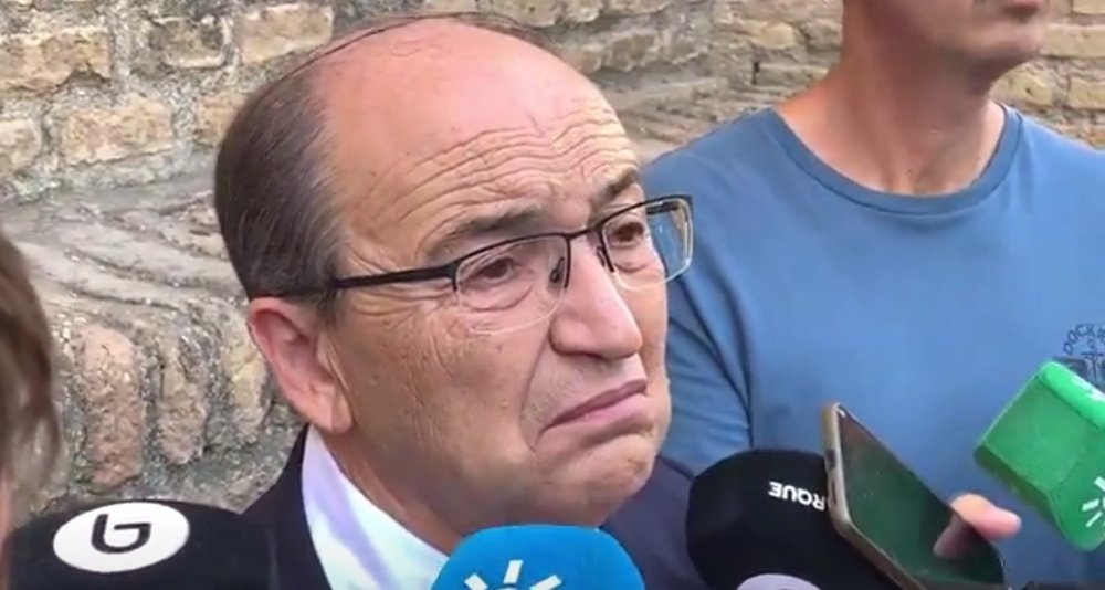 Pepe Castro tras la tradicional ofrenda a la Virgen de los Reyes