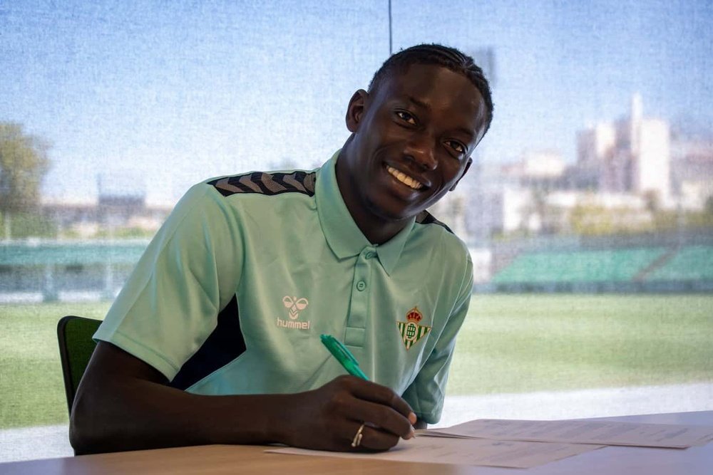 Souleymane Faye ha debutado este sábado con la selección absoluta de Senegal (RBB).