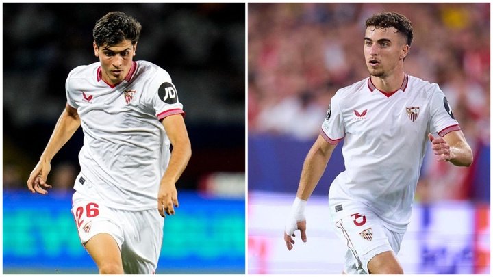 Juanlu Sánchez y Adrià Pedrosa con la camiseta del Sevilla FC. Foto: SFC Media