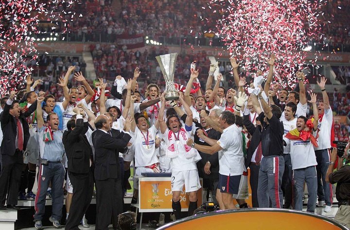 El Sevilla FC en Eindhoven: una victoria histórica y una derrota que acabó en título