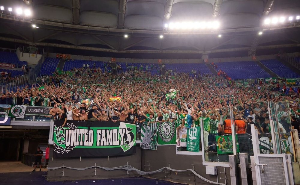Las pancartas de los grupos ultras declarados violentos no pueden ser exhibidas en los estadios.-