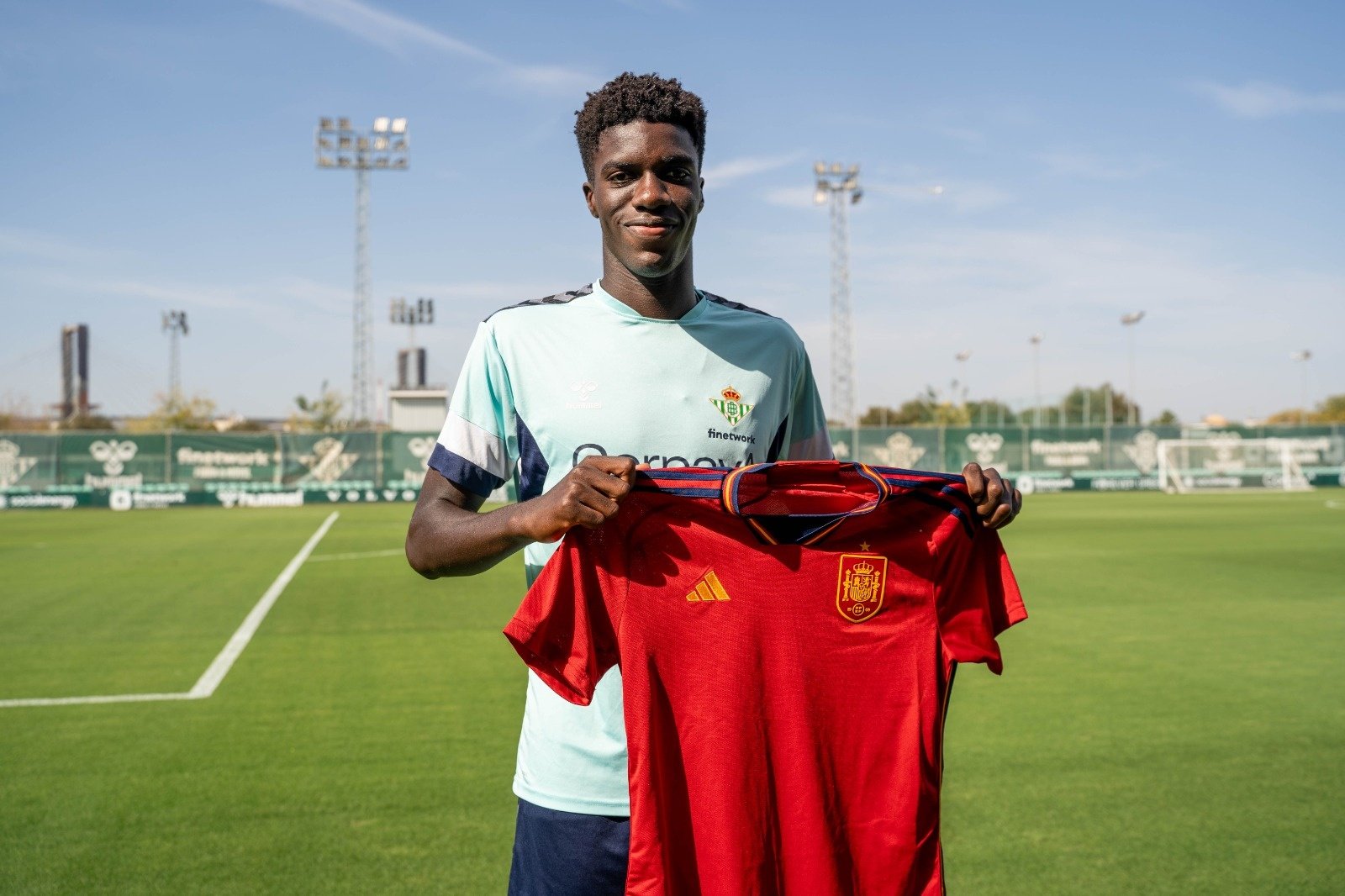 Assane Diao ha jugado este año en la selección española sub 18, sub 19 y sub 21 y ha debutado con el primer equipo del Real Betis.- RBB