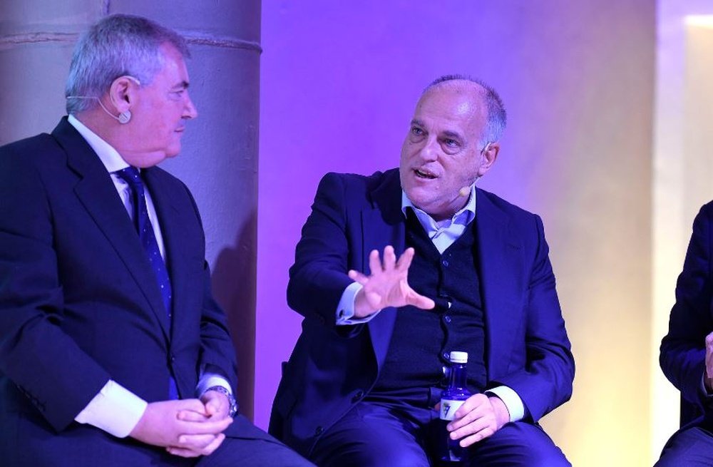 Javier Tebas, junto a Manuel Vizcaíno, presidente del Cádiz CF, este miércoles durante un acto en la capital gaditana.- Cádiz CF