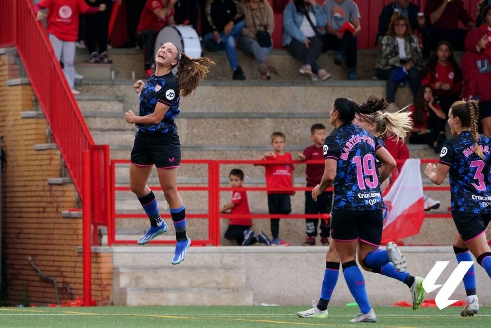 Inma Gabarro celebrando su gol en el descuento frente al Levante las Planas  Foto: LaLiga