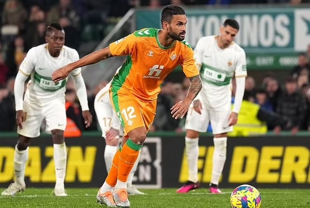 Este penalti transformado por Willian José en Elche el pasado 24 de febrero es el último que le han señalado a favor al Real Betis.- GI