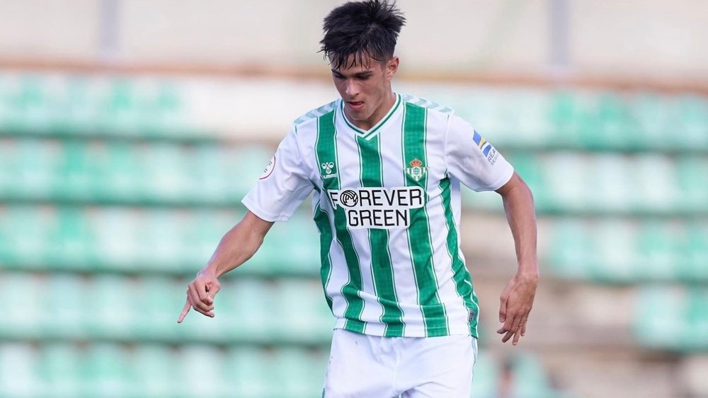 Dani Pérez durante un partido con el Betis Deportivo en 2 RFEF. IG DP