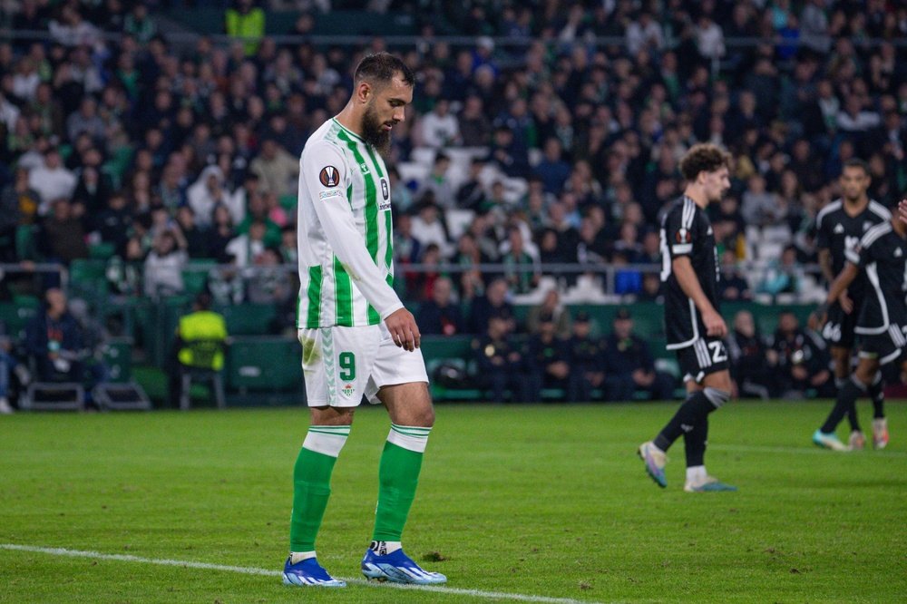 Borja Iglesias. Partido Real Betis -. Aris Limassol.- Francisco Gordillo