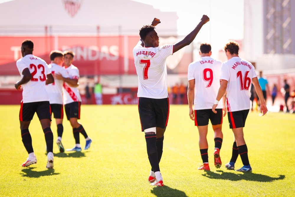 Musa celebrando su gol en el Sevilla Atlético-Racing Cartagena Mar Menor. Foto: SFC Media