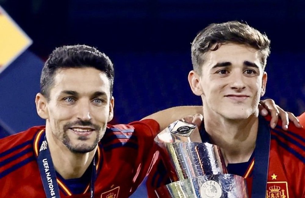 Jesús Navas y Gavi en la celebración de la Nations League. Foto: @jnavas