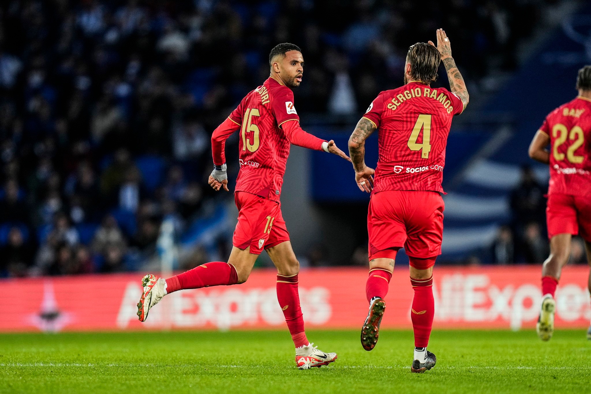 En-Nesyri celebra un gol con Ramos