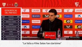 Diego Alonso en la rueda de prensa posterior al partido frente al Villarreal
