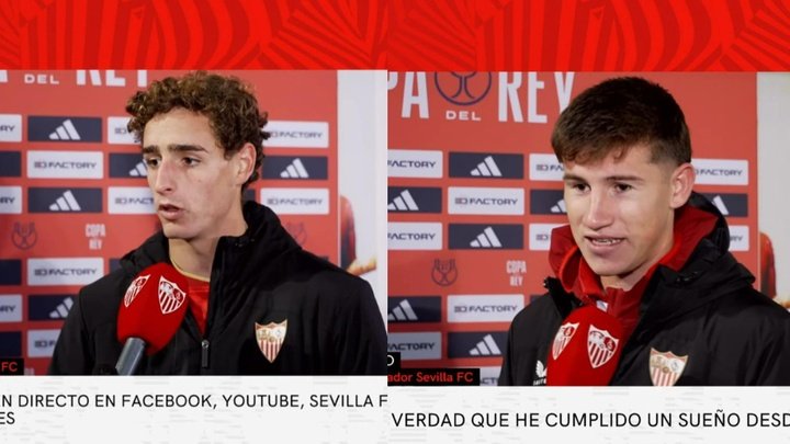 La felicidad de Manu Bueno y Oso tras la clasificación del Sevilla FC