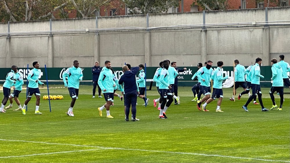 El Betis se entrena en la CD Luis del Sol. PGM