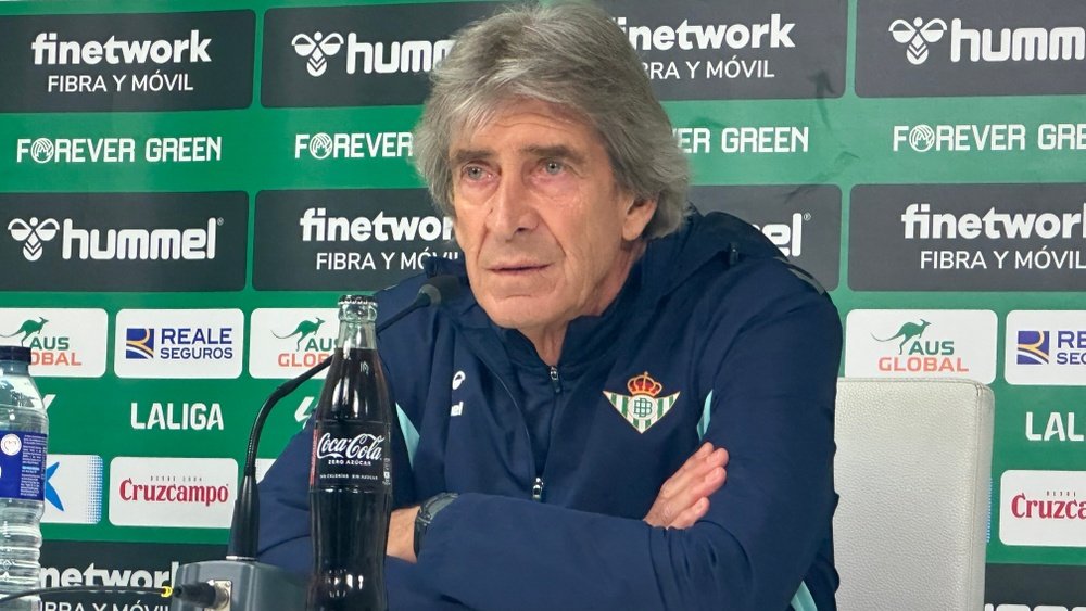 Pellegrini comparece ante los medios en la previa del Alavés-Betis. PGM