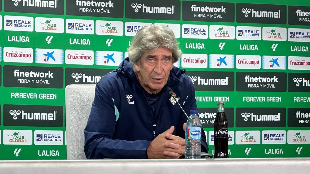 Pellegrini comparece ante los medios en la previa del Betis-Granada. PG
