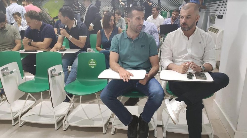 José María Barba y Manu Fajardo -derecha-, durante la presentación de Ramón Planes el pasado mes de mayo.,- P.E.