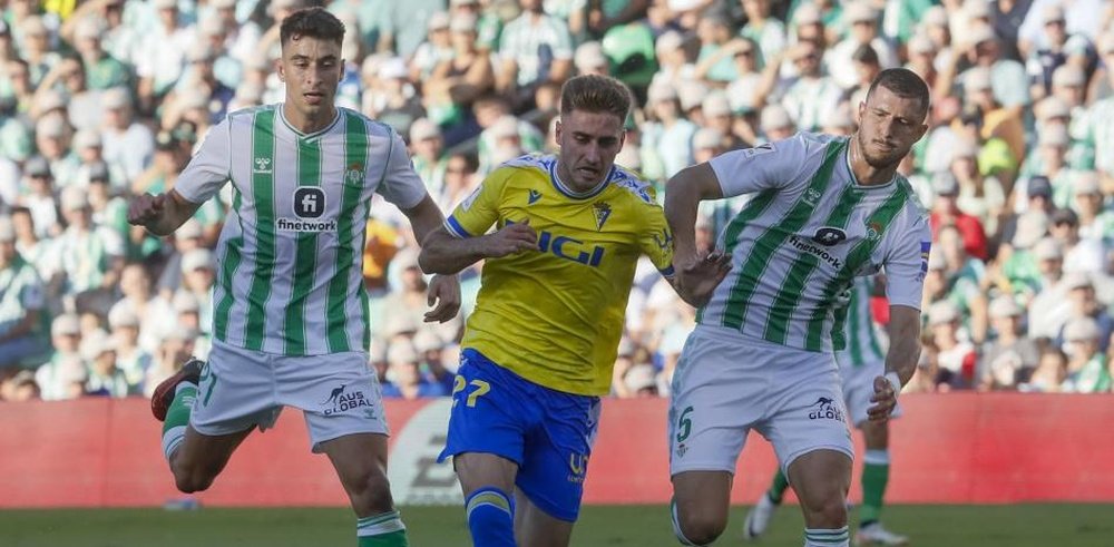 Cádiz y Betis se verán las caras la noche de la final del Falla.- Efe