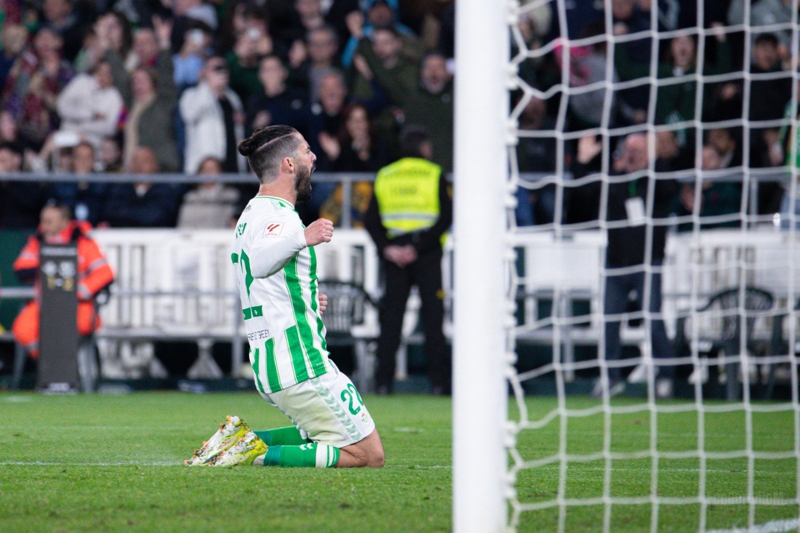 marcó dos soberbios goles ante el Fútbol Club Barcelona.- Francisco Gordillo