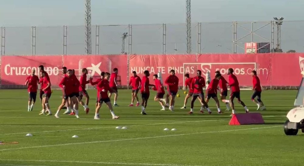 El equipo entrena en la Ciudad Deportiva sevillista de cara al próximo choque ante el Rayo Vallecano. Captura de vídeo: José Manuel Rodríguez