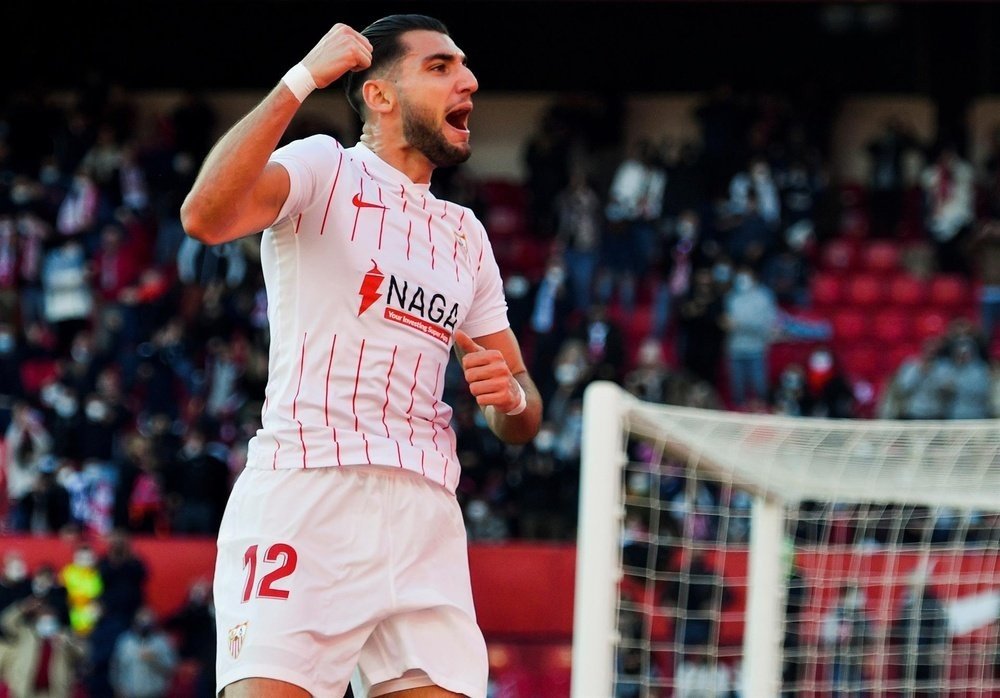 Rafa Mir celebra un gol. Fotografía: EFE