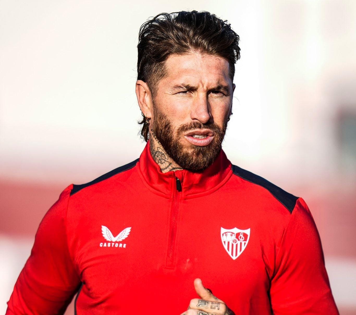 El Sevilla se ejercita con Sergio Ramos, pero sin Adriá Pedrosa