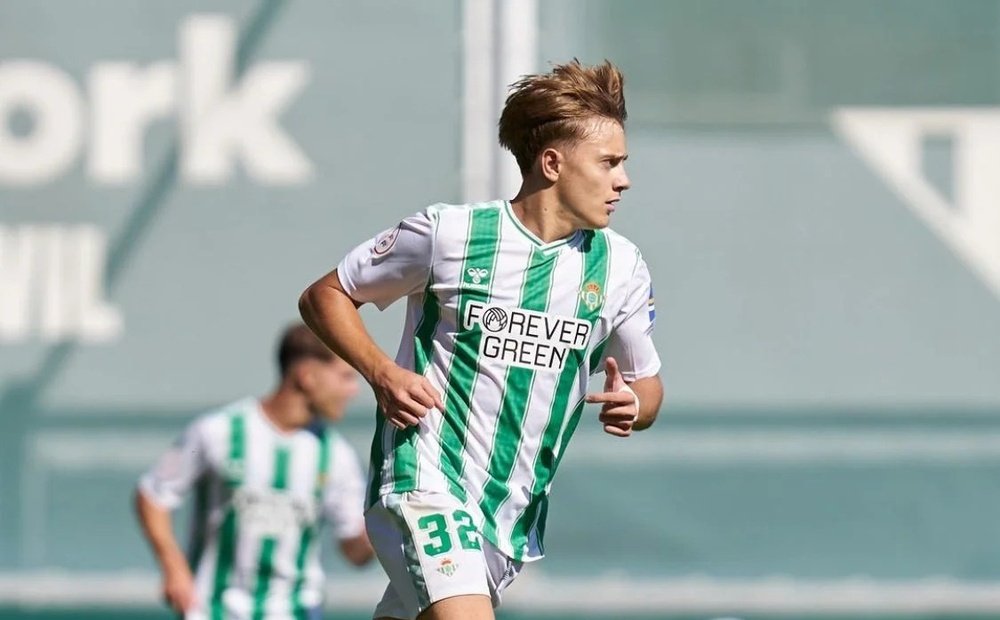 Jesús Rodríguez en su debut con el Betis Deportivo