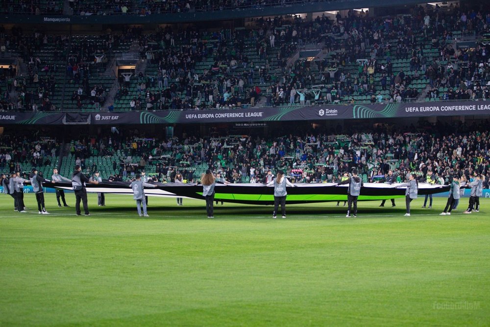 El estreno del Real Betis en la Conference ha contado con la presencia de 25.091 espectadores.- RBB