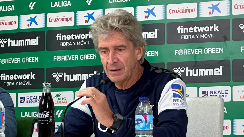 Pellegrini comparece ante los medios en la previa del choque frente al Alavés. PG