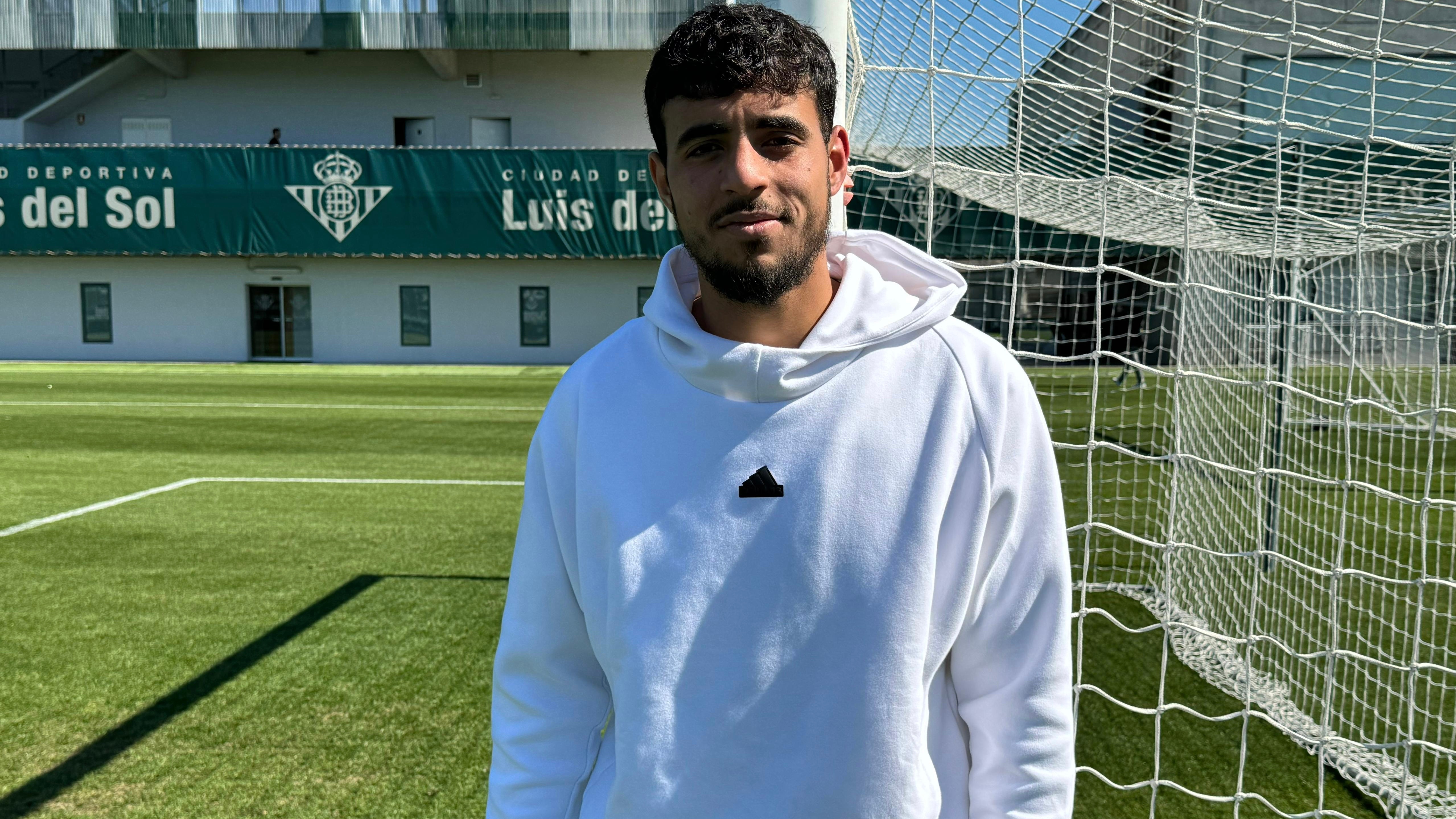 Chadi Riad, entrevistado por BeSoccer en la Ciudad Deportiva Luis del Sol.