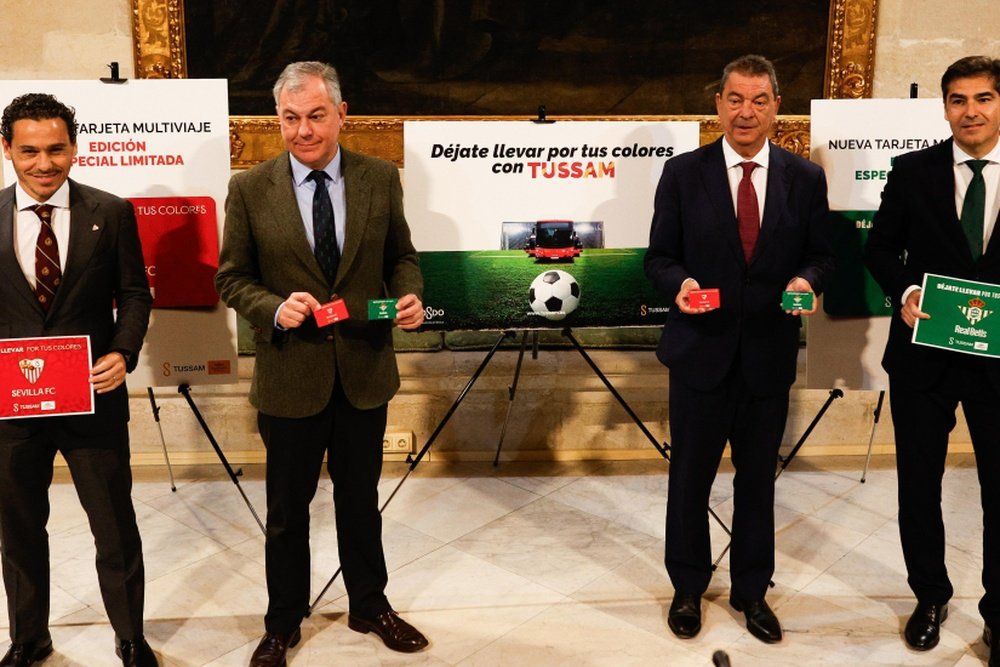 Del Nido Carrasco presente el acto de presentación de la campaña ‘Déjate llevar por tus colores, Déjate llevar por Tussam’ Foto: Sevilla FC